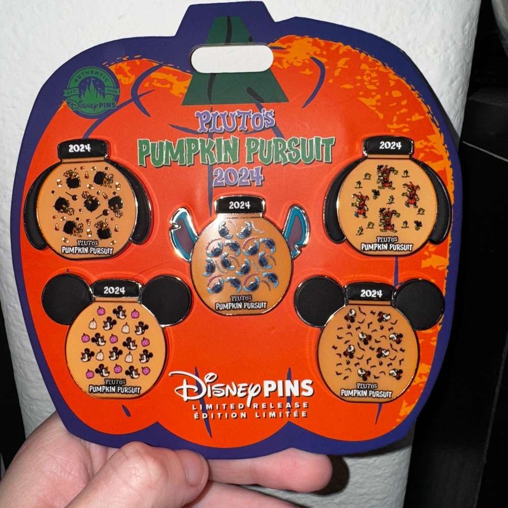 Disney Pluto's Pumpkin Pursuit 2024 Pin Set